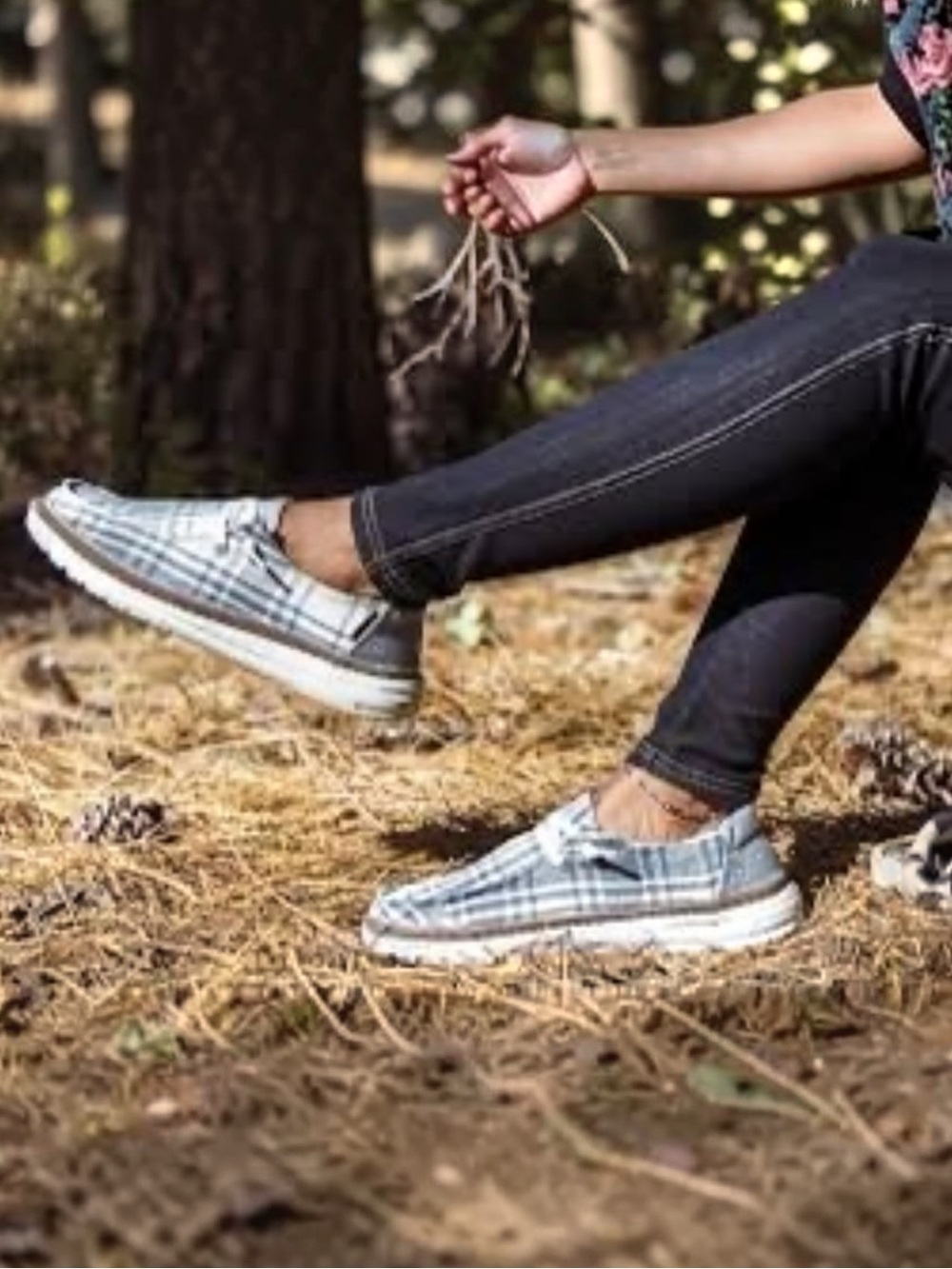 HEY DUDE Wendy Slip-on Shoe in Tartan Grey Size Women’s 8